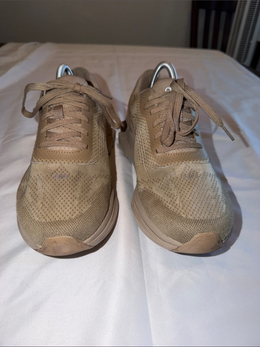 Alo Yoga - Runner Sneakers in Gravel Brown l W-9 M-7.5 EUC